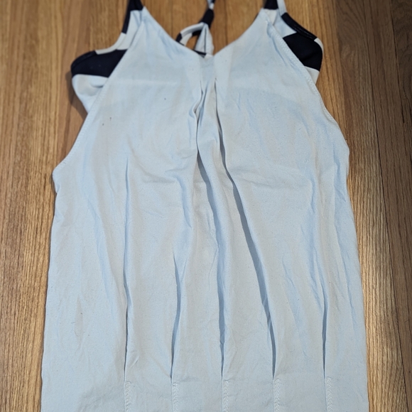 Lululemon tank top with built in bra, size 6, navy and white stripes - Picture 1 of 2